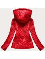 Krátká červená dámská prošívaná bunda s kapucí (B9566) Krátká červená dámská prošívaná bunda s kapucí (B9566)