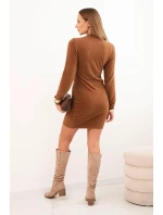 Dámské pletené šaty s polo límcem z měkké v tmavě model 21314698 - K-Fashion