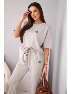 Dámský komplet viskózový máslový s krátkým rukávem a kalhotami s ohrnutým lemem tmavě béžový