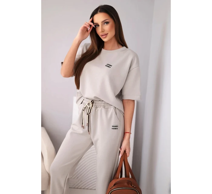 Dámský komplet viskózový máslový s krátkým rukávem a kalhotami s ohrnutým lemem tmavě béžový