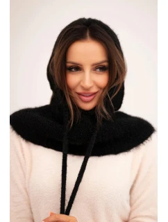 Dámská čepice s kapucí a pleteným vzorem černá