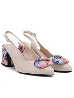 Béžové zdobené lodičky na podpatku Vinceza 62278