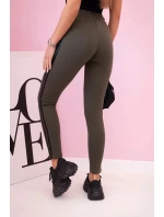 Dámské tepláky s lampasy a vázáním v pase khaki Dámské tepláky s lampasy a vázáním v pase khaki