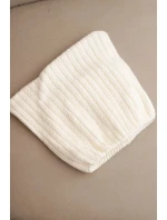 Dámská zimní čepice s vlnou v kočičím střihu z žebrovaného úpletu K419 ecru