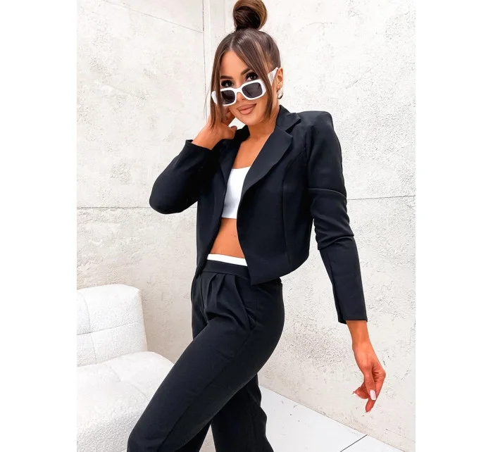 Černý dámský komplet krátké sako a široké kalhoty model 20119919 - Moon Černý dámský komplet krátké sako a široké kalhoty model 20119919 - Moon