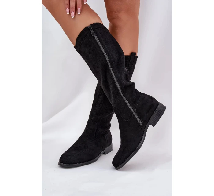 Dámské kozačky s perforovanou holení na nízkém podpatku S.Barski – černé, eko kůže Dámské kozačky s perforovanou holení na nízkém podpatku S.Barski – černé, eko kůže