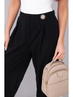 Dámské kalhoty z bavlny s vysokým pasem a ozdobným knoflíkem černé Dámské kalhoty z bavlny s vysokým pasem a ozdobným knoflíkem černé