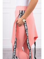 Kalhoty/oblek s nápisem meruňková selfie