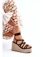 Kožené sandály na klínu Černé model 21614671 - Boto Kožené sandály na klínu Černé model 21614671 - Boto