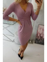 Přiléhavé šaty s průstřihem pod prsy tmavě růžové Přiléhavé šaty s průstřihem pod prsy tmavě růžové