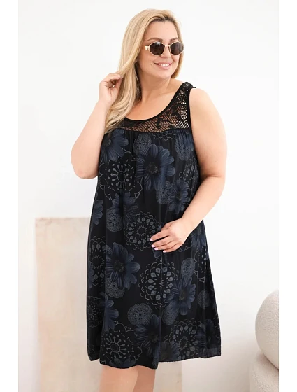 Dámské šaty Plus Size z viskózy s květinovým vzorem a krajkovým výstřihem černá Dámské šaty Plus Size z viskózy s květinovým vzorem a krajkovým výstřihem černá
