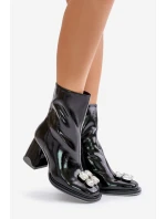 Lesklé dámské boty na podpatku s ozdobou MR880-019 černé D&A