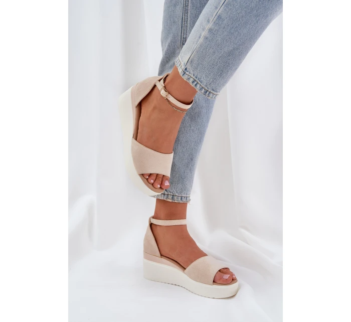 Lehké sandály na platformě a klínu světle béžové model 21684683 - Boto Lehké sandály na platformě a klínu světle béžové model 21684683 - Boto