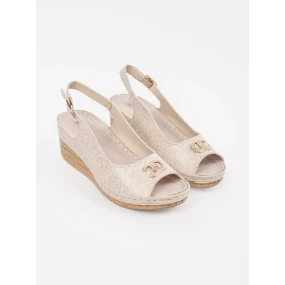 Krásné dámské  sandály hnědé na klínku