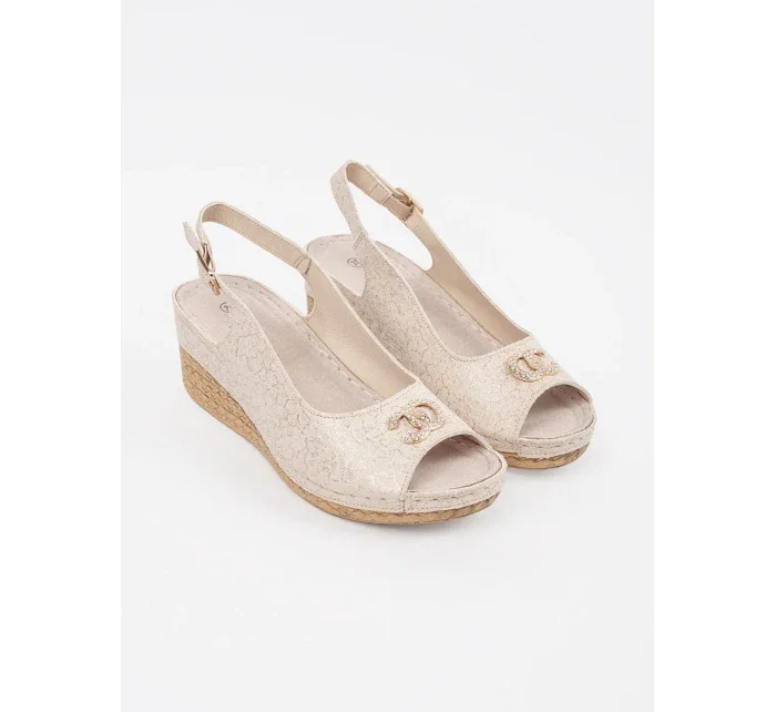 Krásné dámské  sandály hnědé na klínku