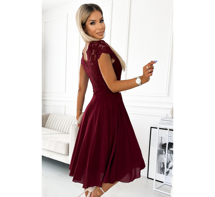 LINDA - Dámské šifonové šaty ve vínové bordó barvě s krajkovým výstřihem 381-5