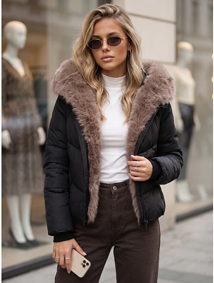 Kurtka damska zimowa pikowana z futerkiem czarna model 22554585 - FashionStreet Kurtka damska zimowa pikowana z futerkiem czarna model 22554585 - FashionStreet