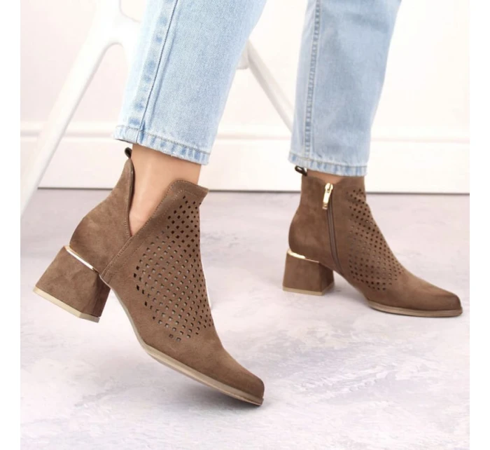 Semišové boty na podpatku W model 21996771 hnědé - Potocki Semišové boty na podpatku W model 21996771 hnědé - Potocki