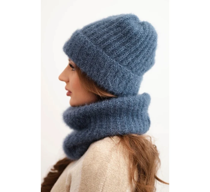 Dámská souprava čepice a zimní huňatý nákrčník s ozdobným model 21461102 - K-Fashion