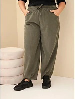Dámské kalhoty bavlněné Plus Size manšestrové s gumou v pase a kapsami khaki Dámské kalhoty bavlněné Plus Size manšestrové s gumou v pase a kapsami khaki