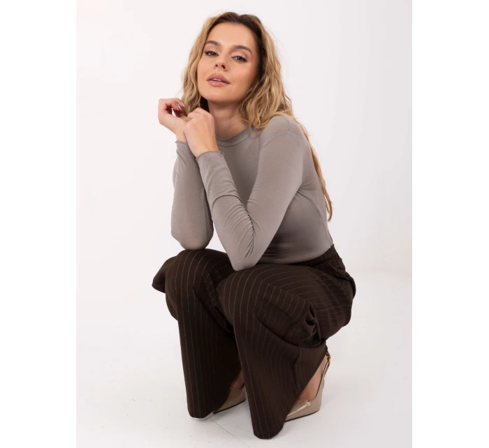 Bluzka IT BZ model 21757356 ciemny bezowy - FPrice Bluzka IT BZ model 21757356 ciemny bezowy - FPrice