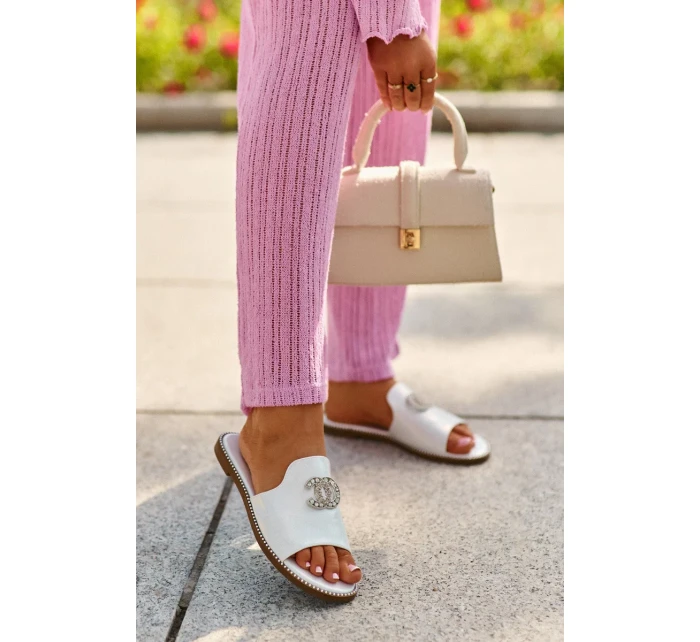 Elegantní dámské lesklé pantofle s ozdobou S.Barski Stříbrná Elegantní dámské lesklé pantofle s ozdobou S.Barski Stříbrná