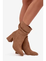 Dámské zateplené kotníkové boty z přírodního semiše na sloupkovém podpatku – béžové Dámské zateplené kotníkové boty z přírodního semiše na sloupkovém podpatku – béžové