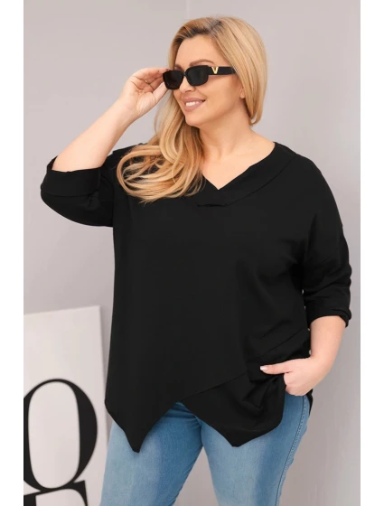 Dámská bavlněná blůza Plus Size s hlubokým výstřihem do V a asymetrickým spodním lemem černá Dámská bavlněná blůza Plus Size s hlubokým výstřihem do V a asymetrickým spodním lemem černá