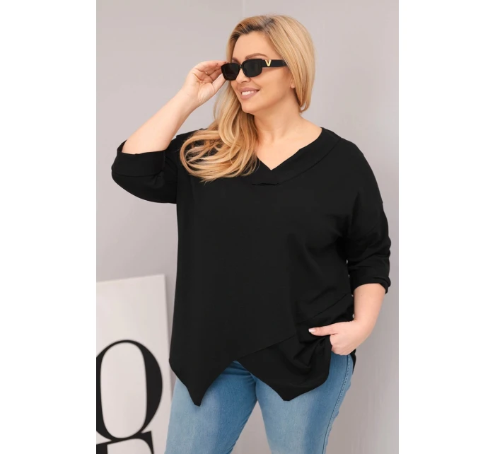 Dámská bavlněná blůza Plus Size s hlubokým výstřihem do V a asymetrickým spodním lemem černá Dámská bavlněná blůza Plus Size s hlubokým výstřihem do V a asymetrickým spodním lemem černá