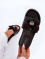 Dámské žabky s ozdobou na nízké platformě černé Cedrella