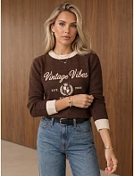 Dámský svetr s potiskem Vintage Vibes v čokoládové barvě FashionStreet MY2633 Dámský svetr s potiskem Vintage Vibes v čokoládové barvě FashionStreet MY2633