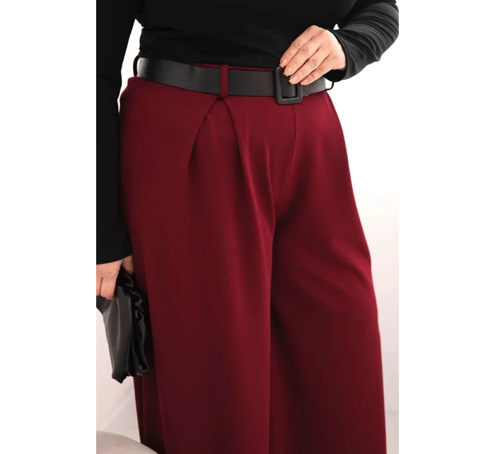 Dámské kalhoty Plus Size s širokým model 21753177 a páskem bordové - K-Fashion