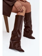 Zateplené dámské kozačky s obráceným lemem na podpatku čokoládové Elivira