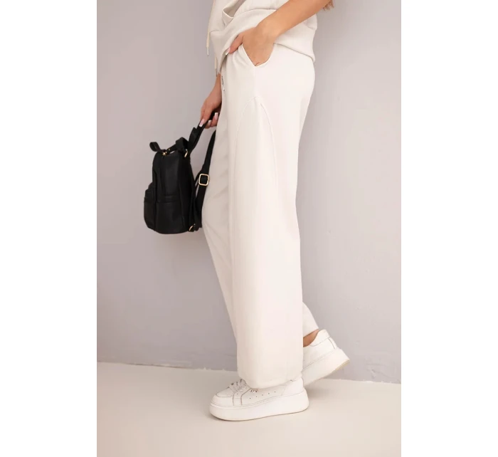 Dámská máslová souprava mikina s kapucí a volné kalhoty se šňůrkou béžový