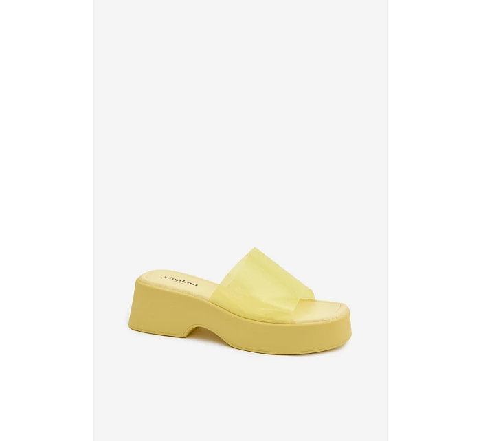 Dámské sandály s páskem Žluté model 22107247 - Boto Dámské sandály s páskem Žluté model 22107247 - Boto