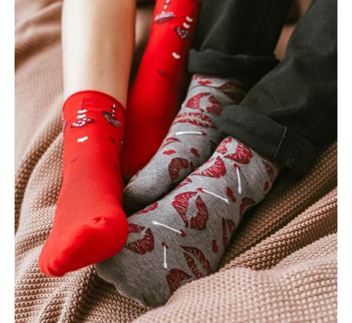 Vzorované pánské ponožky Steven art.136 Srdíčka