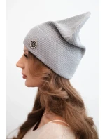 Dámská čepice z modalu a viskózy s ozdobným knoflíkem šedá Dámská čepice z modalu a viskózy s ozdobným knoflíkem šedá