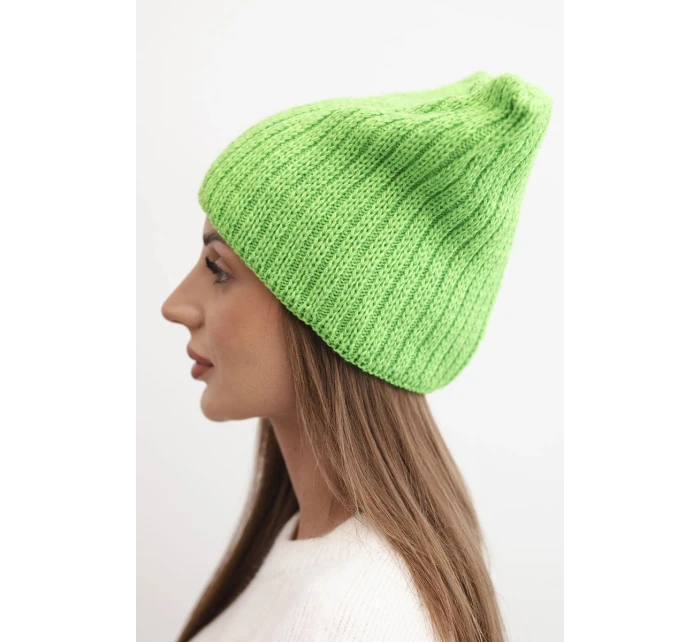 Dámská zimní čepice s vlnou v kočičím střihu z pruhované pleteniny K419 zelená
