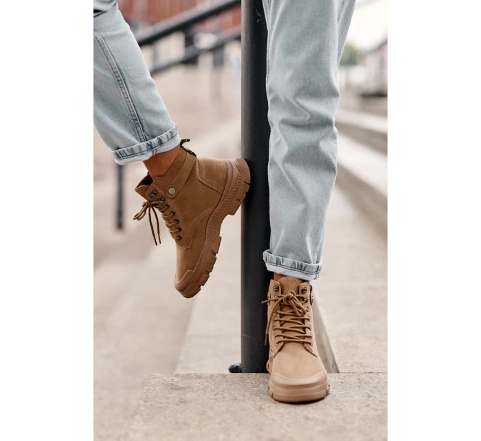 Ocieplené semišové dámské botky traperky béžové Jailina Ocieplené semišové dámské botky traperky béžové Jailina