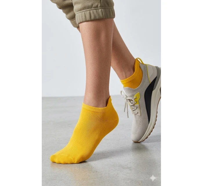 Hladké dětské ponožky Wola model 20725026 Yellow 2729 - Gatta Hladké dětské ponožky Wola model 20725026 Yellow 2729 - Gatta