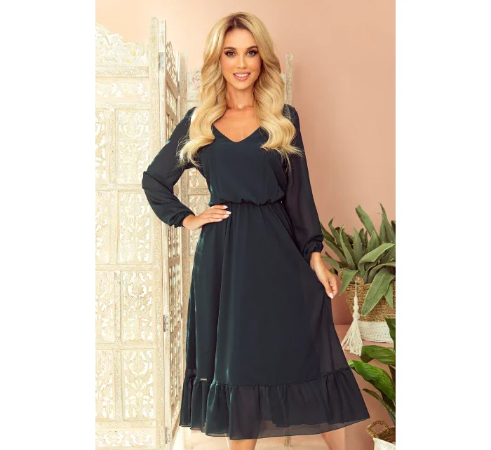 Dámské šifonové šaty v lahvově zelené barvě v délce midi, s dekoltem a volánkem 304-2 Dámské šifonové šaty v lahvově zelené barvě v délce midi, s dekoltem a volánkem 304-2