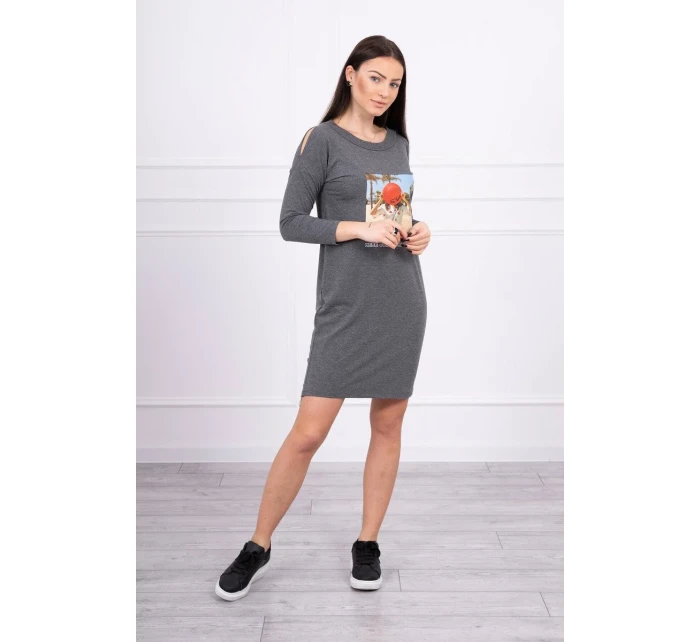 Šaty s potiskem Honey model 18744048 v grafitové barvě - K-Fashion Šaty s potiskem Honey model 18744048 v grafitové barvě - K-Fashion