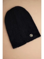 Dámská klasická čepice z měkké pleteniny s černá model 21480743 - K-Fashion Dámská klasická čepice z měkké pleteniny s černá model 21480743 - K-Fashion