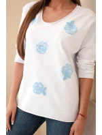 Dámská bavlněná blůza s květinami a V výstřihem model 21890114 - K-Fashion