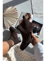 Kotníkové boty z přírodního semiše na klínu Panterka D&A JC52-852 hnědé