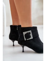 Dámské botky na jehlovém podpatku s ozdobnou sponou černé model 21671085 - Boto