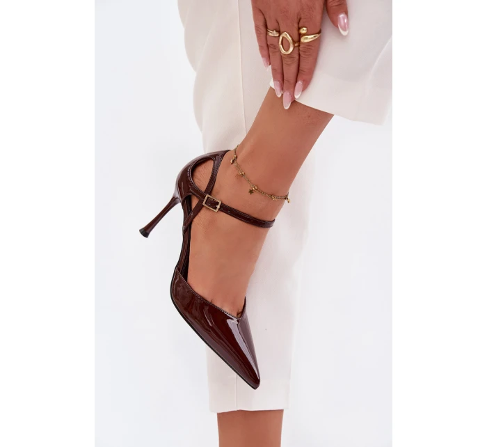 Lakované lodičky s páskem čokoládové model 21788340 - Boto Lakované lodičky s páskem čokoládové model 21788340 - Boto