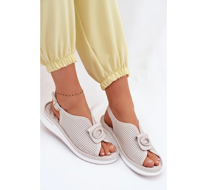 Kožené dámské sandály s ozdobným detailem šedé Deliva