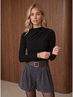 Bluzka damska z rękawem czarna model 22394709 - FashionStreet Bluzka damska z rękawem czarna model 22394709 - FashionStreet