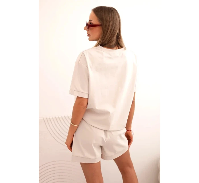 Dámská punto souprava s krátkým rukávem a volnými šortkami beżowy Dámská punto souprava s krátkým rukávem a volnými šortkami beżowy